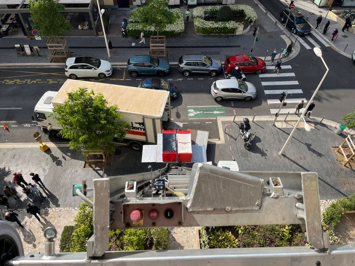 Furniture hoist aerial view — LADREYT rental, Valence, France
